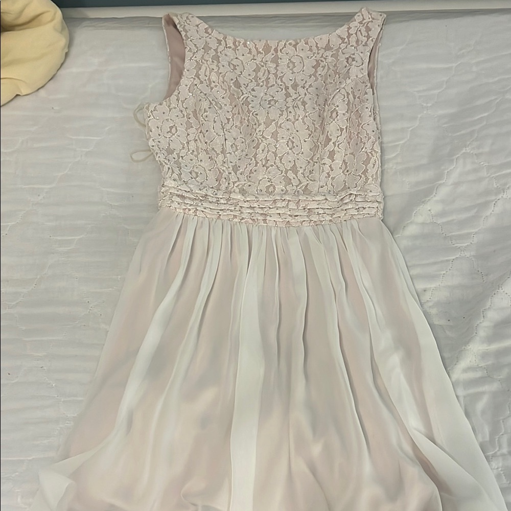 Elegant Lace womans Dress in Cream
